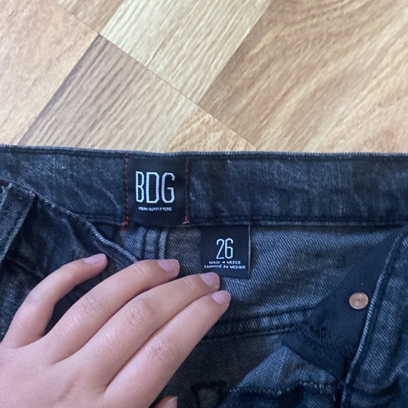 urban outfitters black jean shorts - Picture 2 of 3